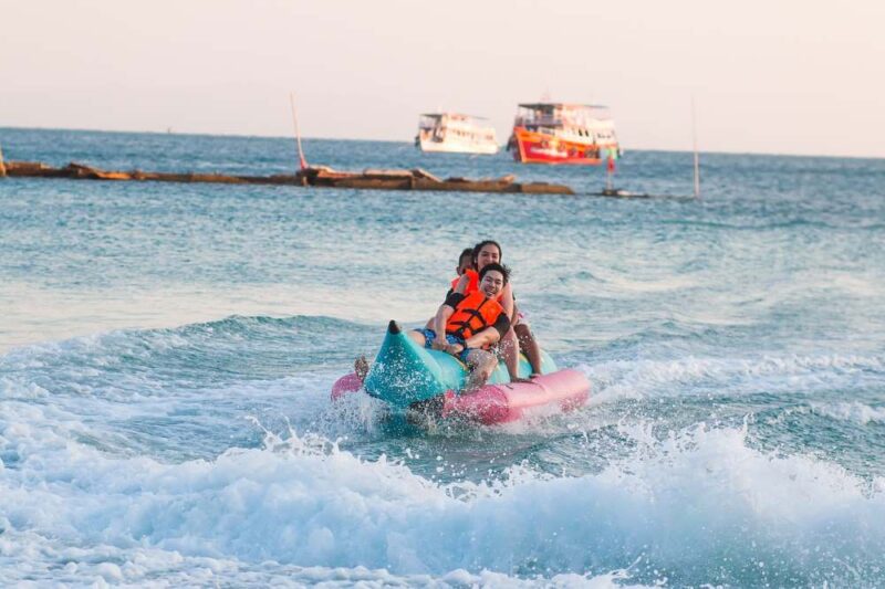 playing banana boat at koh larn pattaya